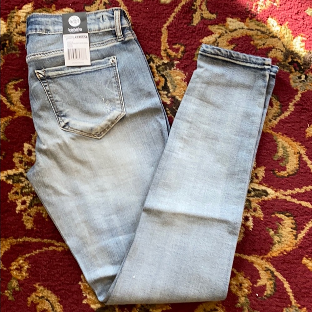 NWT Kensie You Look Pretty Skinny Jeans